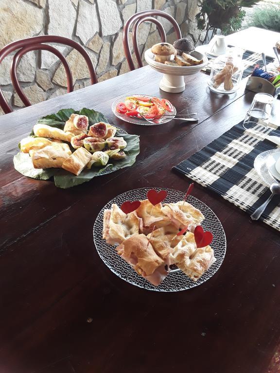 B&B Vigna Rosa 特雷维那诺罗马诺 餐厅 照片